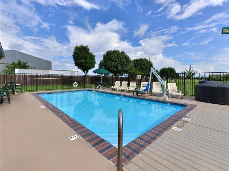 Quality Inn & Suites Wichita Falls I-44 Exteriör bild