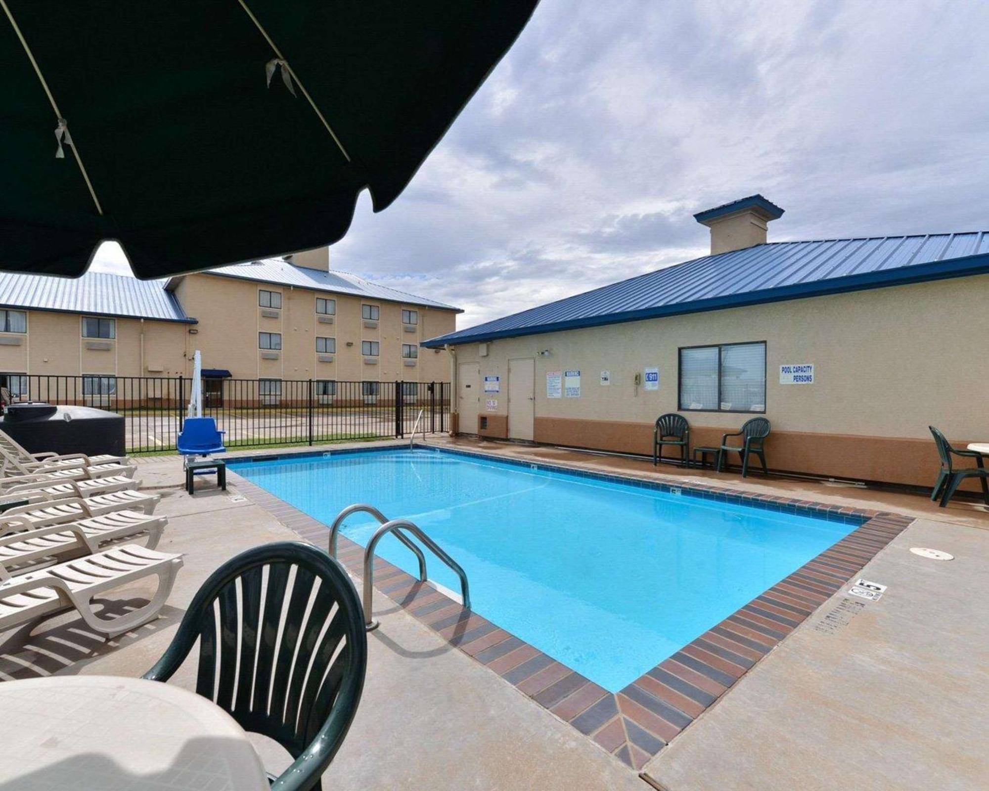 Quality Inn & Suites Wichita Falls I-44 Exteriör bild