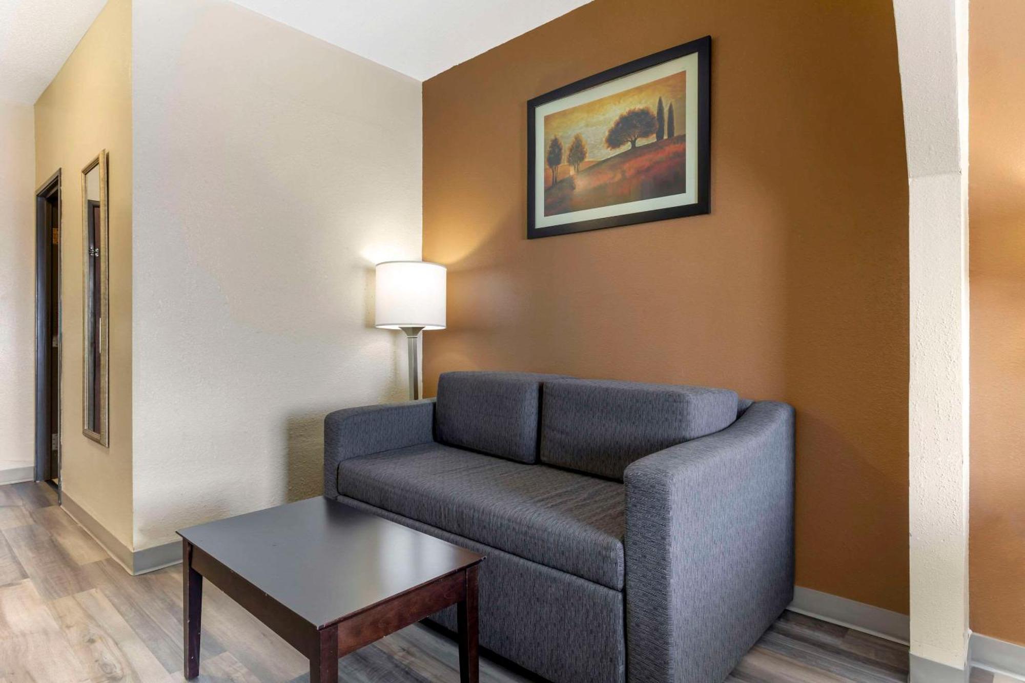 Quality Inn & Suites Wichita Falls I-44 Exteriör bild
