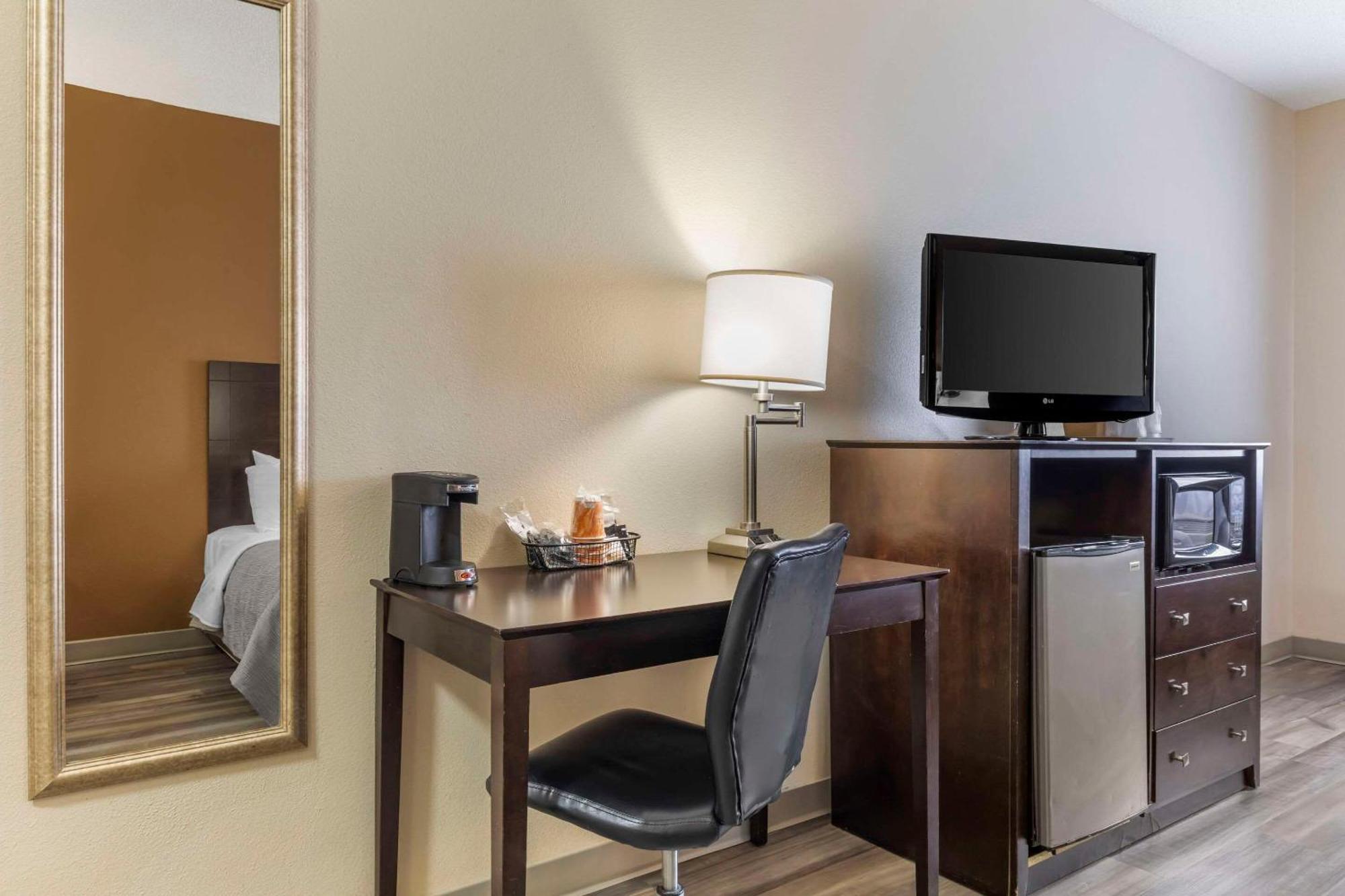 Quality Inn & Suites Wichita Falls I-44 Exteriör bild