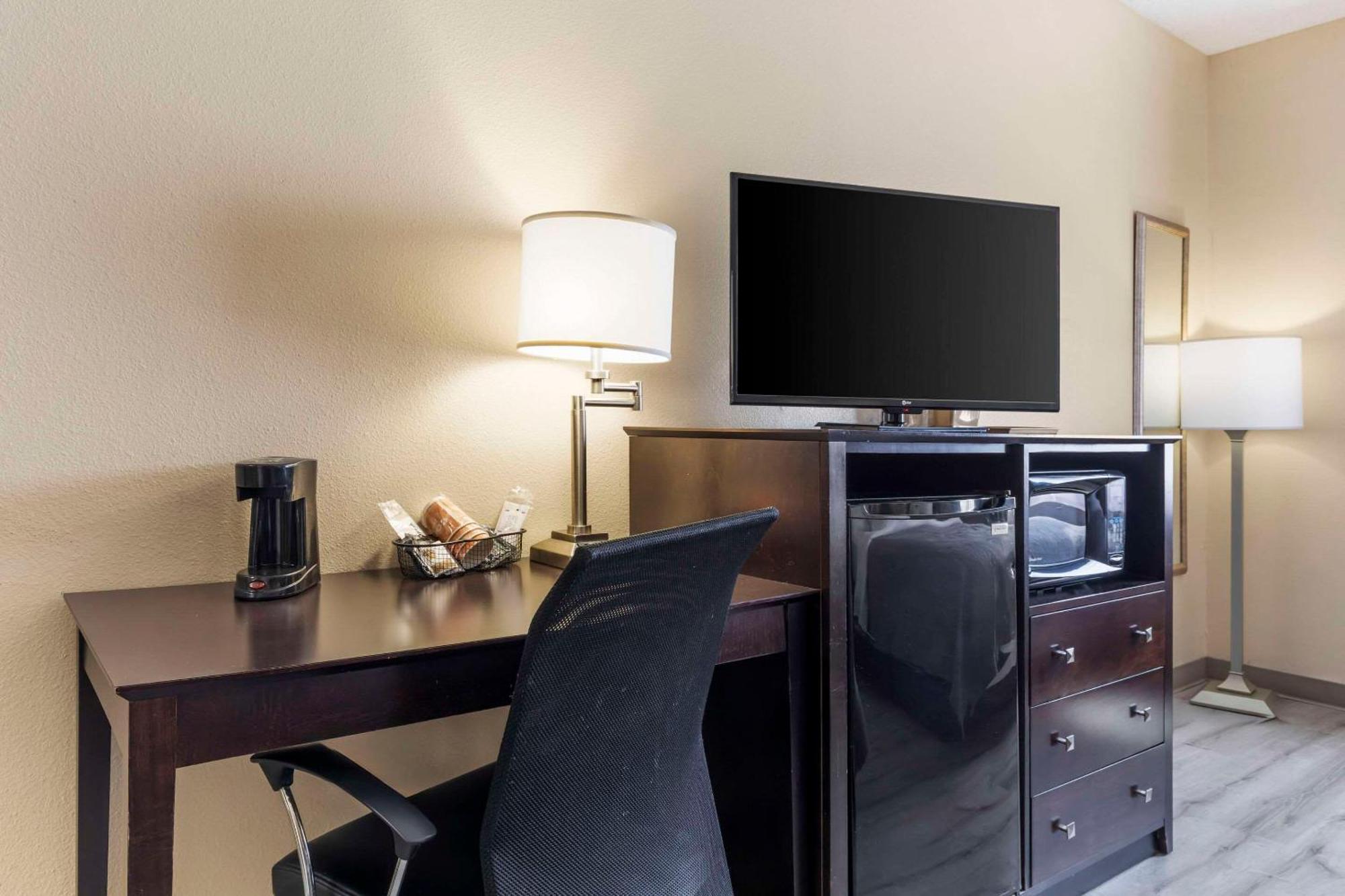 Quality Inn & Suites Wichita Falls I-44 Exteriör bild