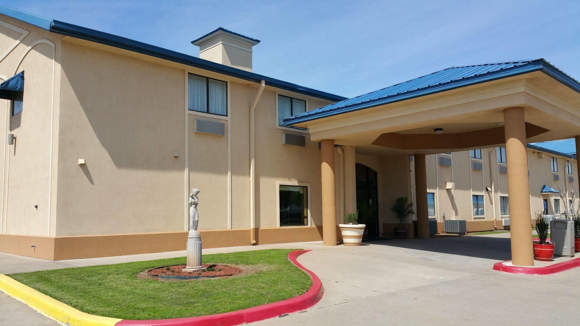 Quality Inn & Suites Wichita Falls I-44 Exteriör bild